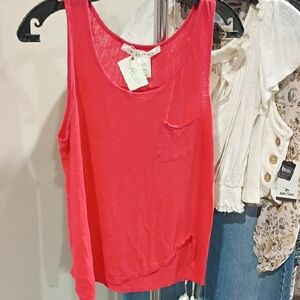 Mac studio Linen Tank With Pocket And Scallop Bottom. Size Small